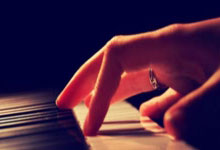 [图]孙颖莎战胜王艺迪 率先闯入WTT重庆冠军赛女单决赛.